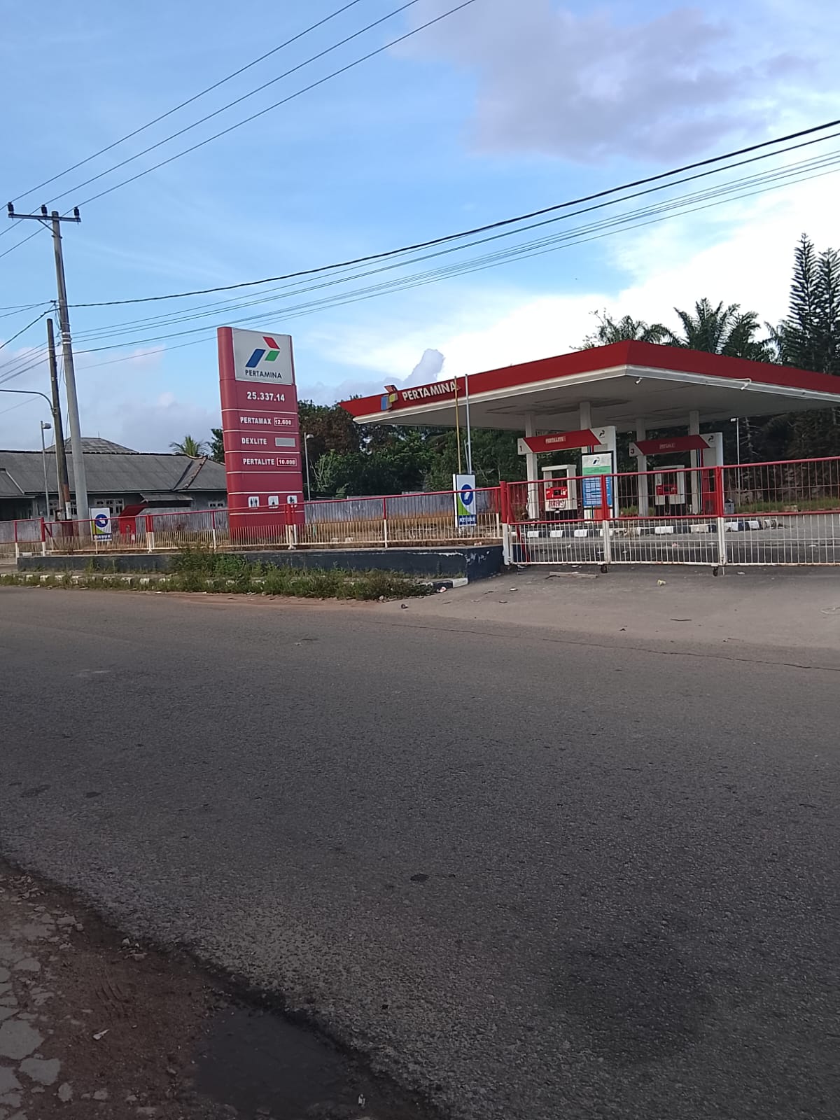 SPBU DESA PAYUNG KERAP TUTUP, WARGA PERTANYAKAN DISTRIBUSI BBM DAN MINTA PERTAMINA BABEL SIDAK