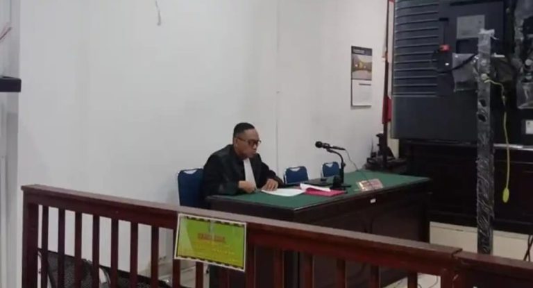 Jaksa Tak Bergeming: Nasib Hellyana Terhimpit di Ujung Palu Hakim