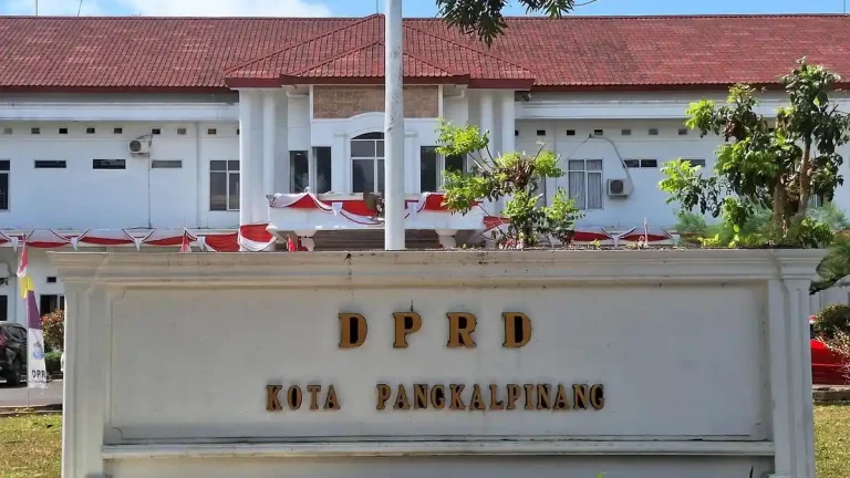 Kantor-DPRD-Kota-Pangkalpinang-ni