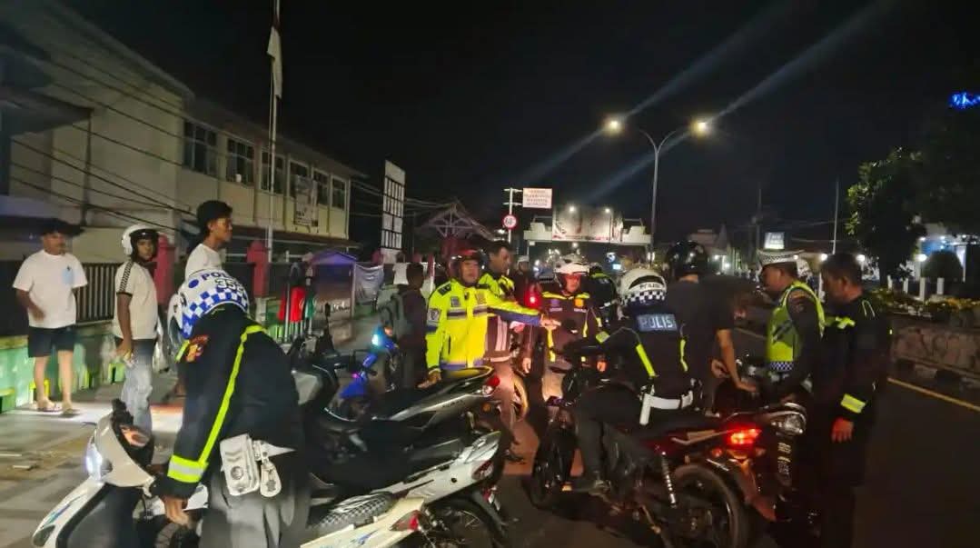 12 Motor Diamankan, Satlantas Polres Bangka Tertibkan Balap Liar dan Knalpot Brong di Depan SMP 1 Sungailiat
